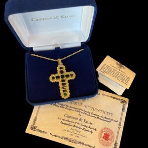 CAMROSE AND KROSS JACQUELINE KENNEDY JBK GREEN RHINESTONE CROSS COA IN BOX